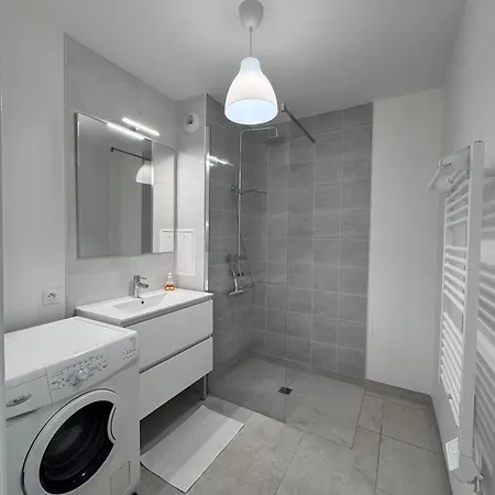 Just Sleeping شيسي